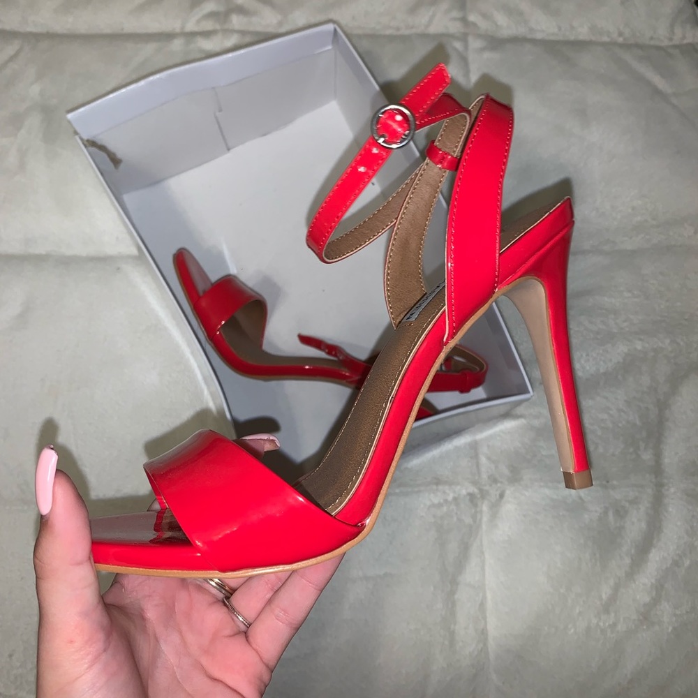 Steve Madden Reno Red Patent - Picture 2 of 3